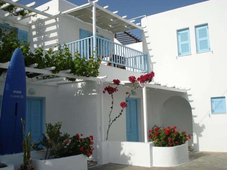 Paroscarmel Studio-Apartment Logaras Exterior photo